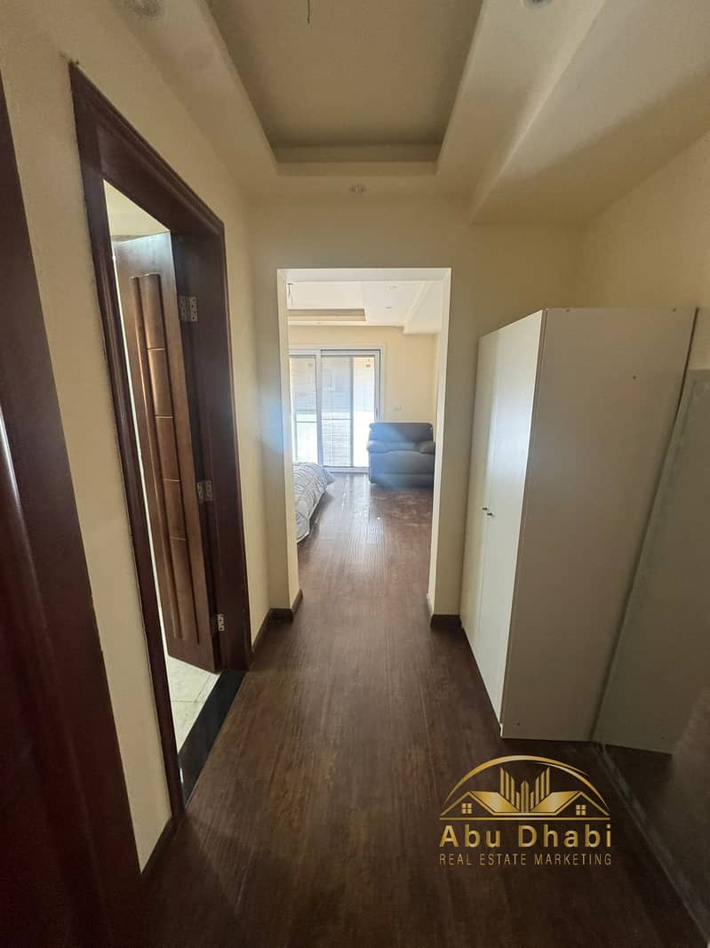 5 efd0d06c-1a81-410d-8dd9-ef1055e50be8. jpg