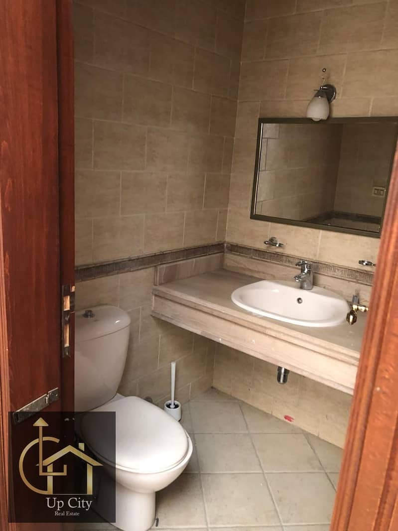 9 857b9fd9-5579-4802-b305-04e71f7bb92e. jpg