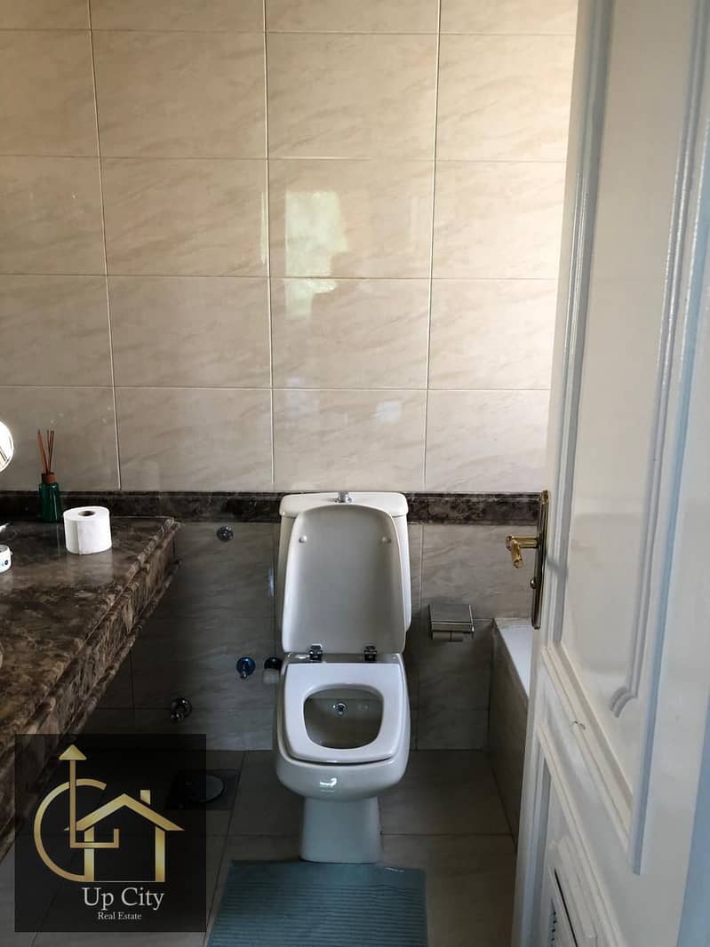 12 6303192d-92bb-4e5a-8568-4f64e46839cd. jpg