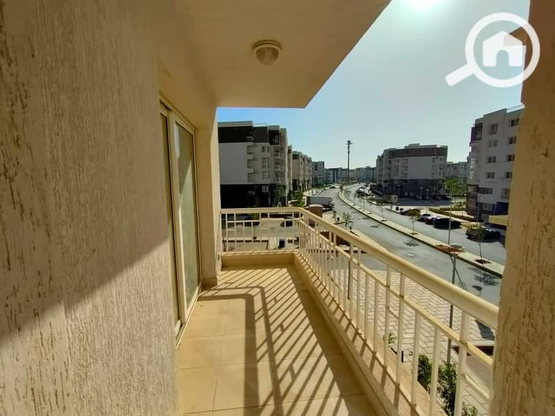 2 72d56f36-71a2-46b1-b6a8-dbd27c831d82. jpg