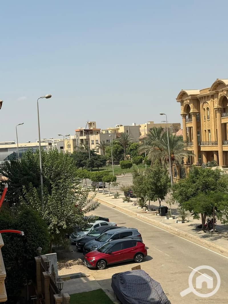 2 b82907d7-4430-4aec-bf13-e02ccb99cd6a. jpg