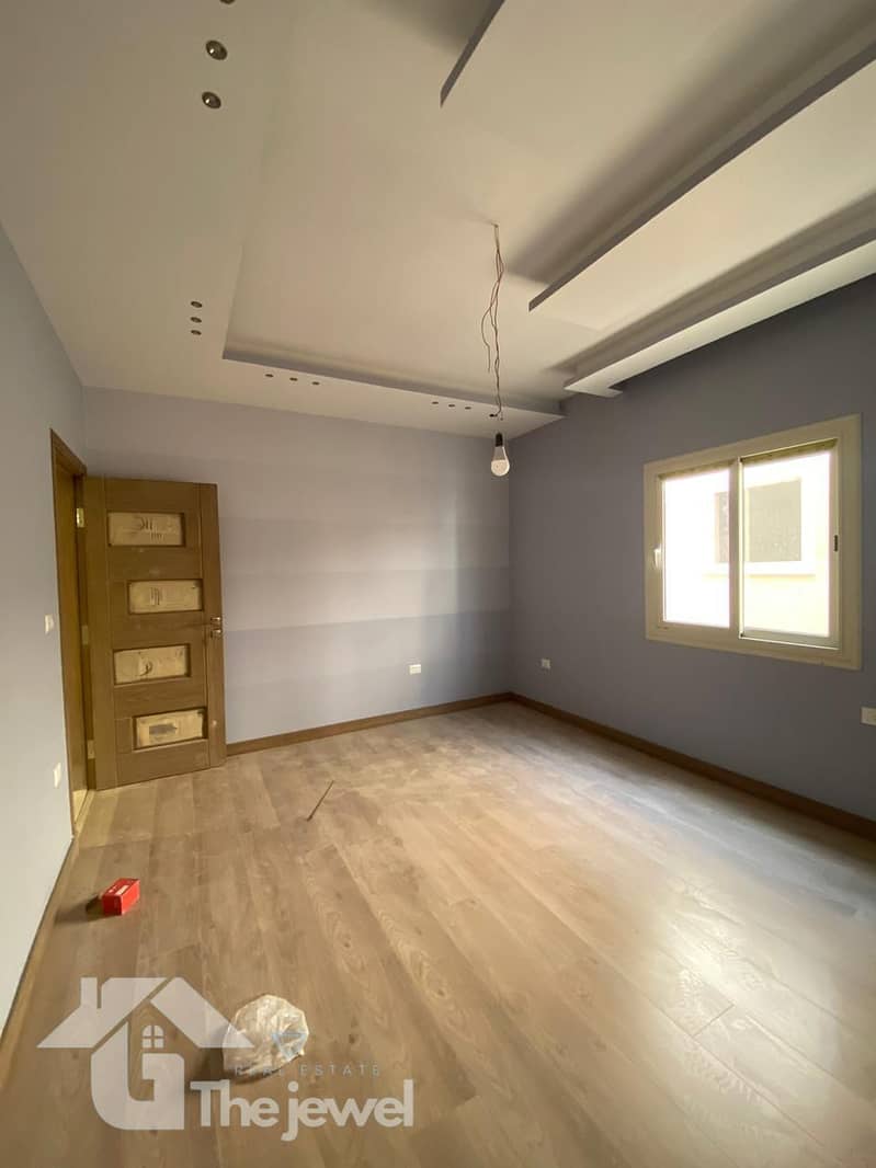 12 906b51ca-e455-4533-976f-6724d75f5dec. jpg