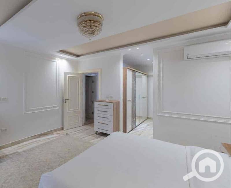 10 307e357a-9b4d-43e7-8e5f-1233d4eeaaba. jpg