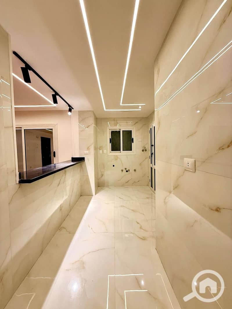 2 72684ae9-5c27-4380-a7aa-f7261dda55d4. jpg