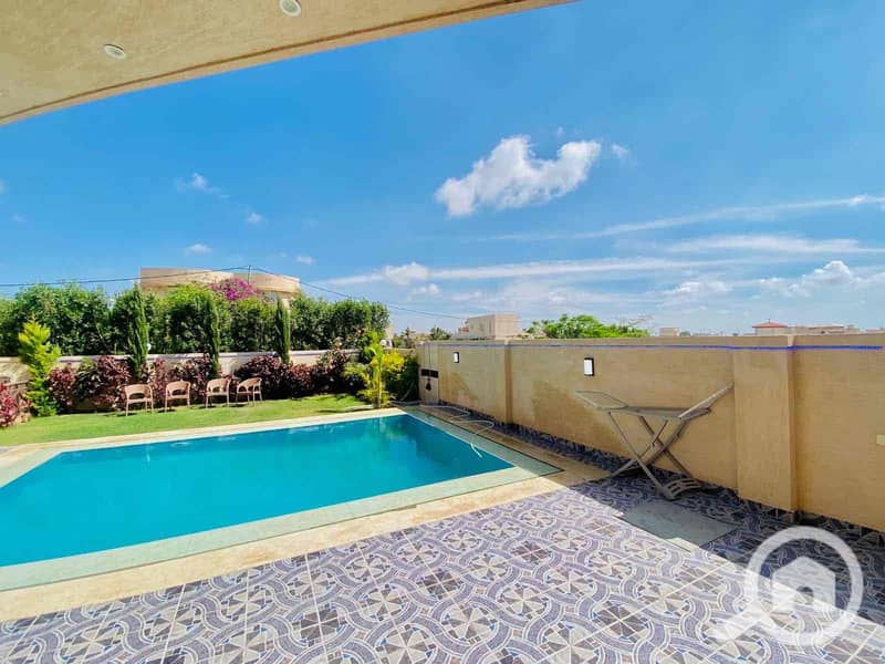 10 74f87ca5-4e88-427e-bbe7-2dca04940488. jpg