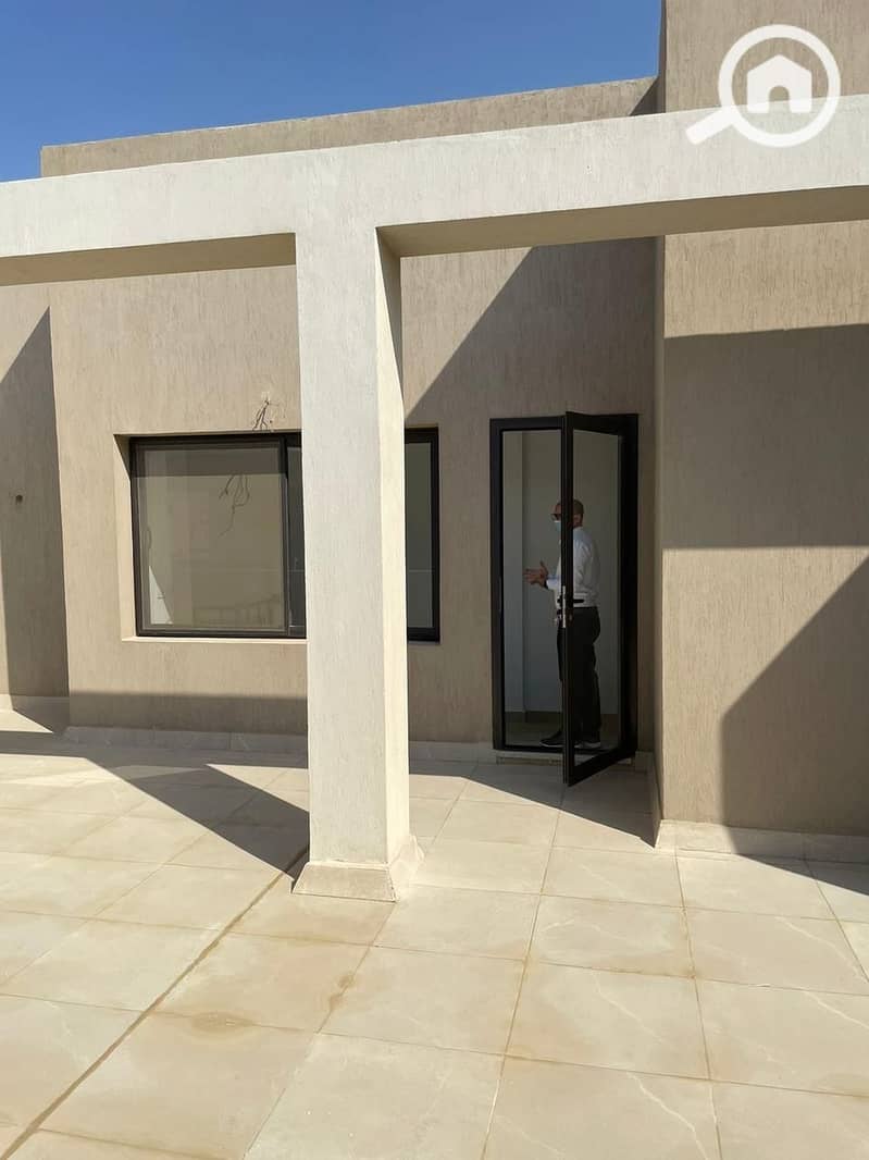 4 47238e4e-e540-4ba4-b0a9-e38ebcbcb66b. jpeg