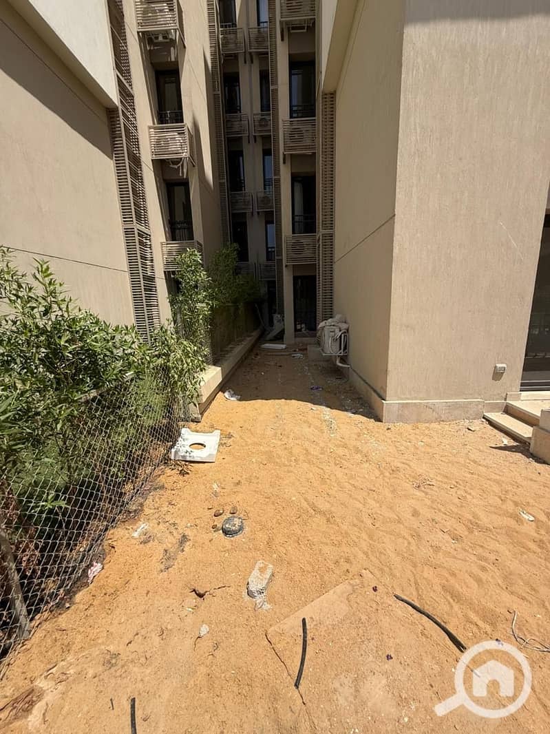 6 4a28efd6-6e3f-4147-9933-3d1c2798015b. jpeg