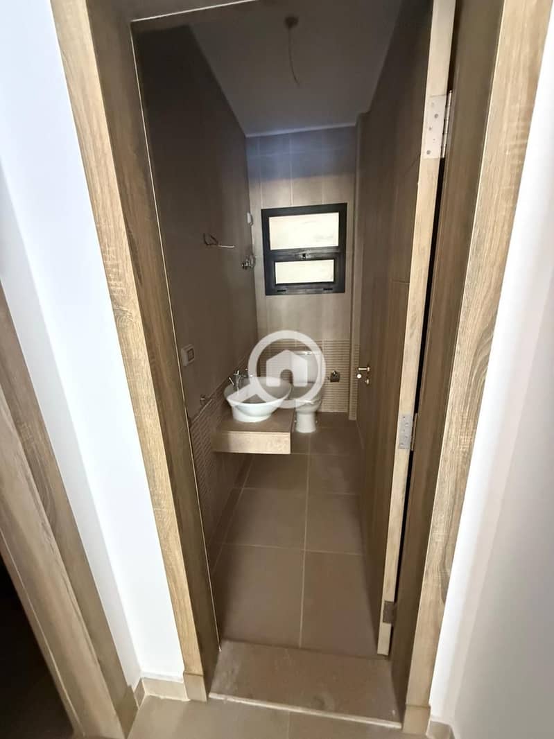 7 f7d38f63-1139-4ee2-9411-b70e76fd9574. jpeg