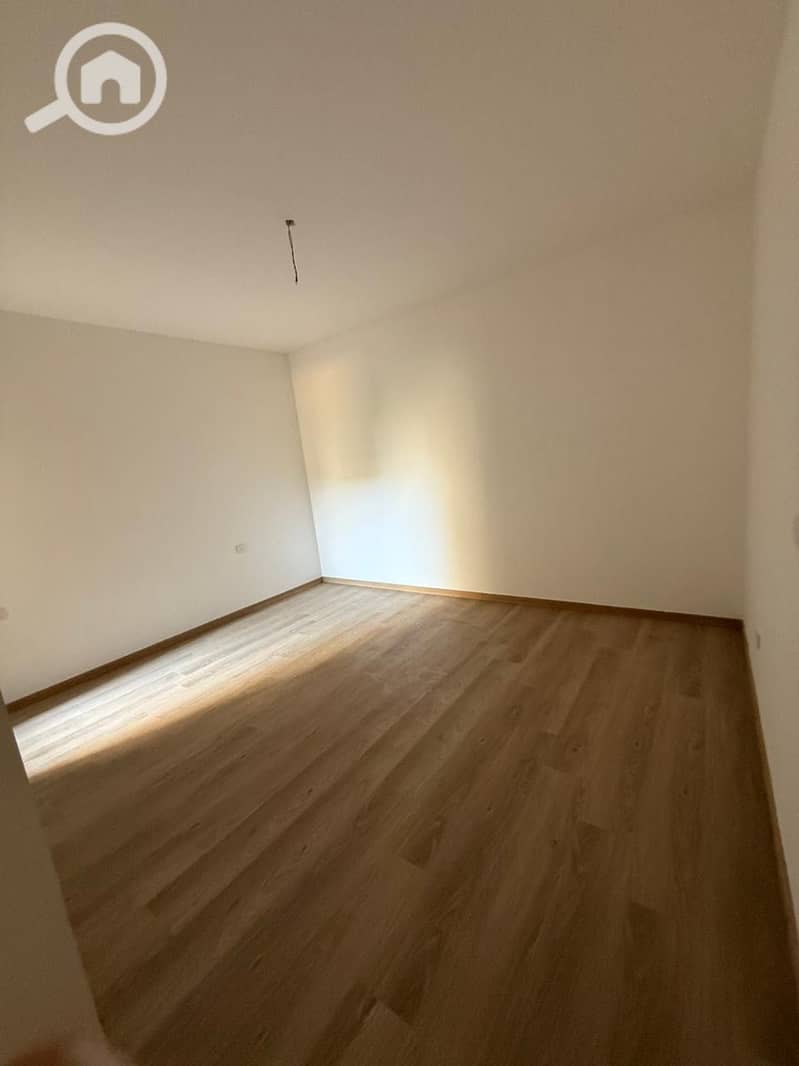 9 f2e5e032-3413-4f9d-ab09-d4d1834bc523. jpeg