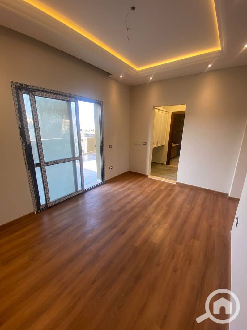 4 2b513b3e-65fe-49cc-8641-8bfeb146711f. jpeg