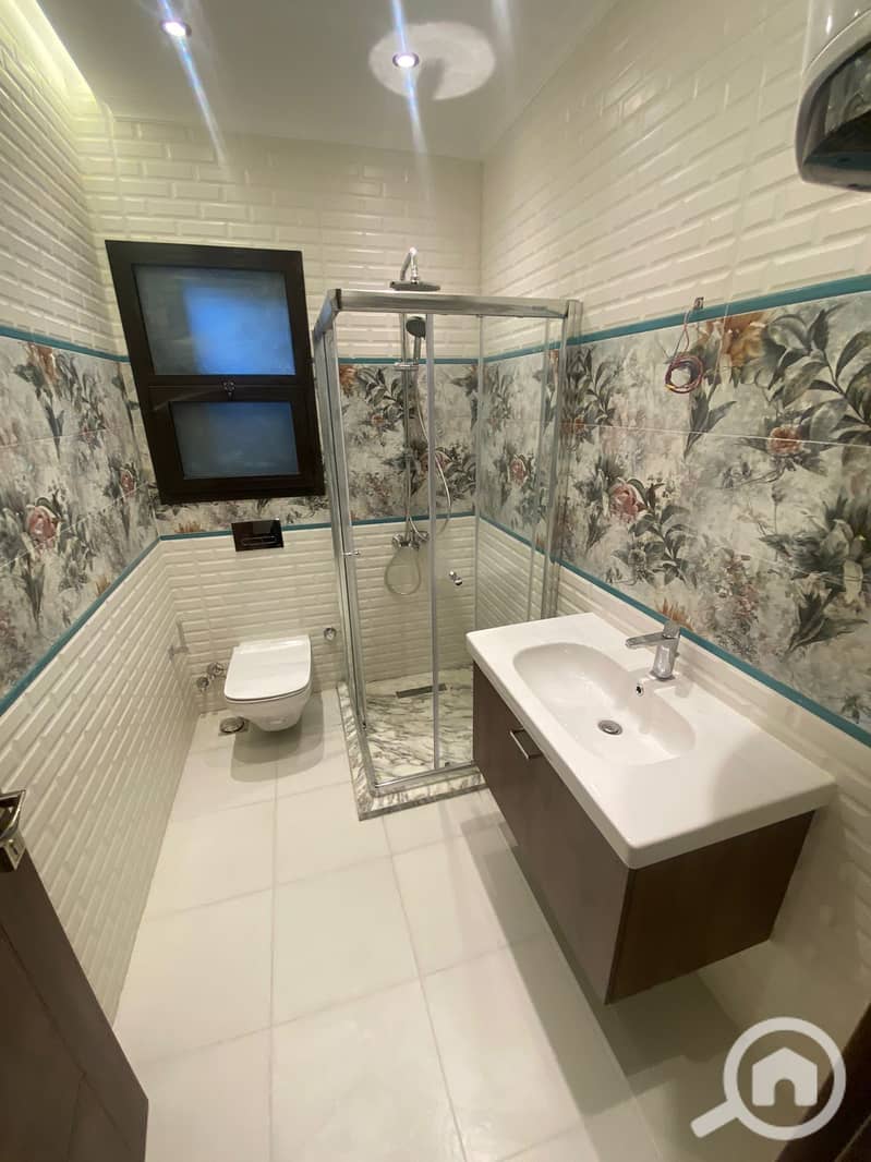 22 377253fb-dfd2-4b41-84dd-2ecd864cfd95. jpeg