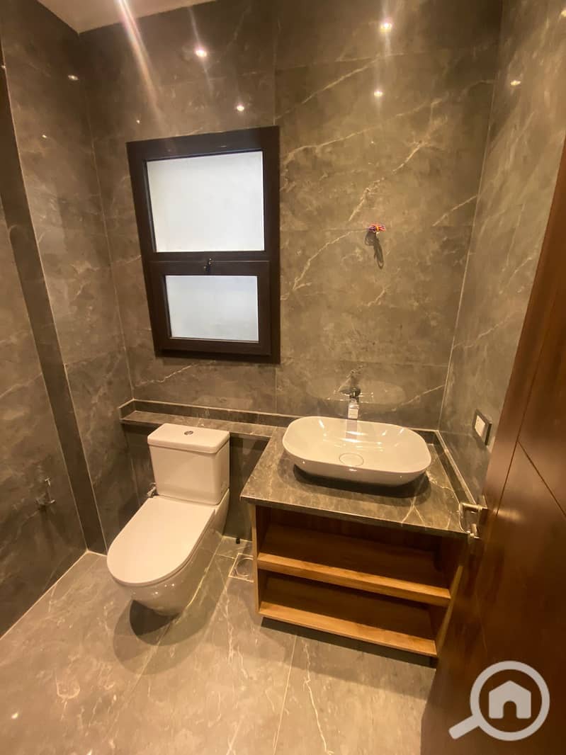 27 d477b1a1-25c7-4e0d-ae14-2899be936e13. jpeg