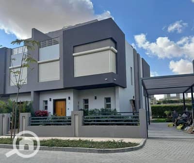 4 Bedroom Twin House for Sale in Sheikh Zayed, Giza - WhatsApp Image 2025-12-24 at 2.11. 30 PM (1). jpeg