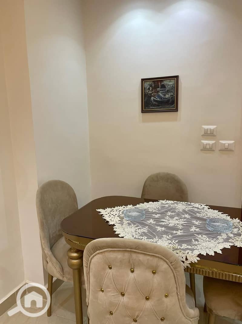 5 8a0ccbee-6ef5-42e9-aea5-fbc2c57c7349. jpg