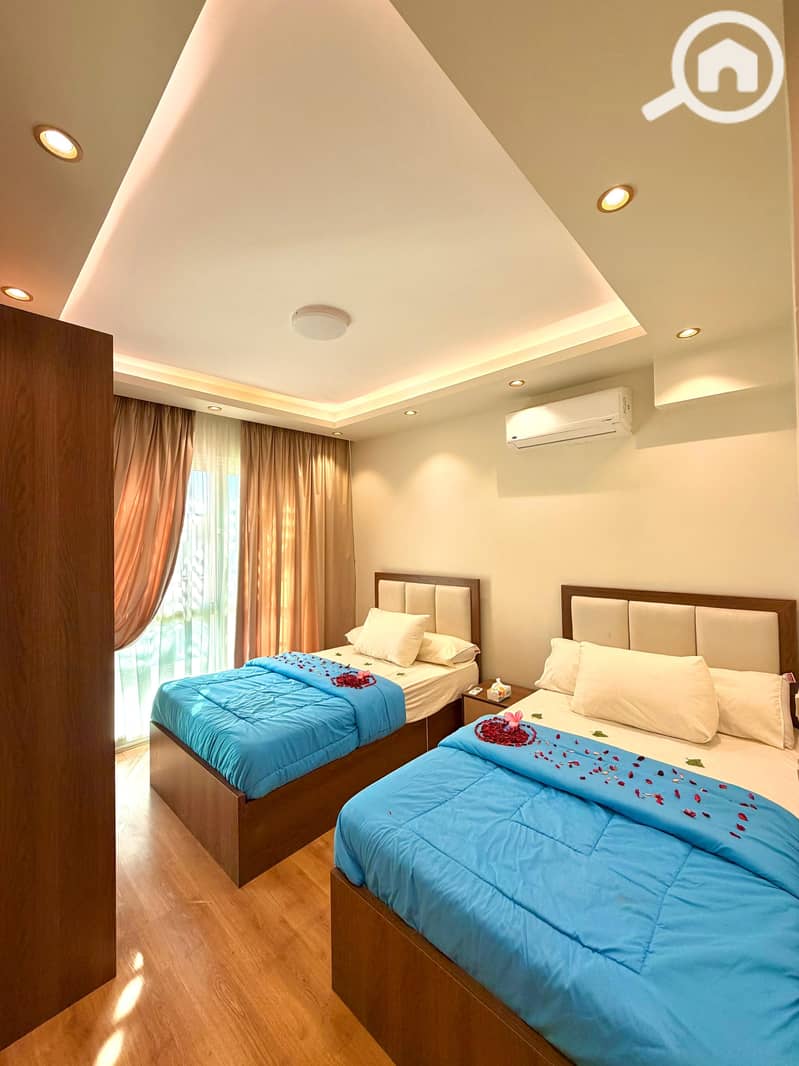 13 efe30e10-d21f-4979-b289-ef249e08f614. jpeg