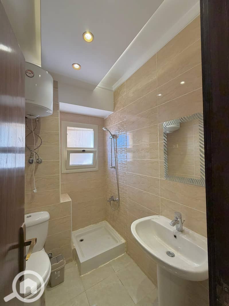 15 c912e490-5ea6-4525-b910-34fc5c094e10. jpeg