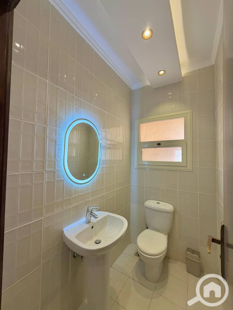 16 eba8d6c2-a9d4-472b-94a1-ed5c440006a5. jpeg