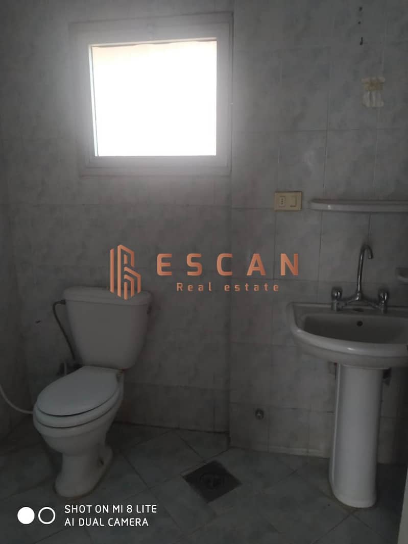 6 d2709e95-4f17-461b-8ac5-e162a1e0650b. jpg