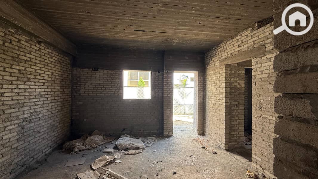 12 615595fa-501d-4b3a-9def-41c3a6111db7. jpeg