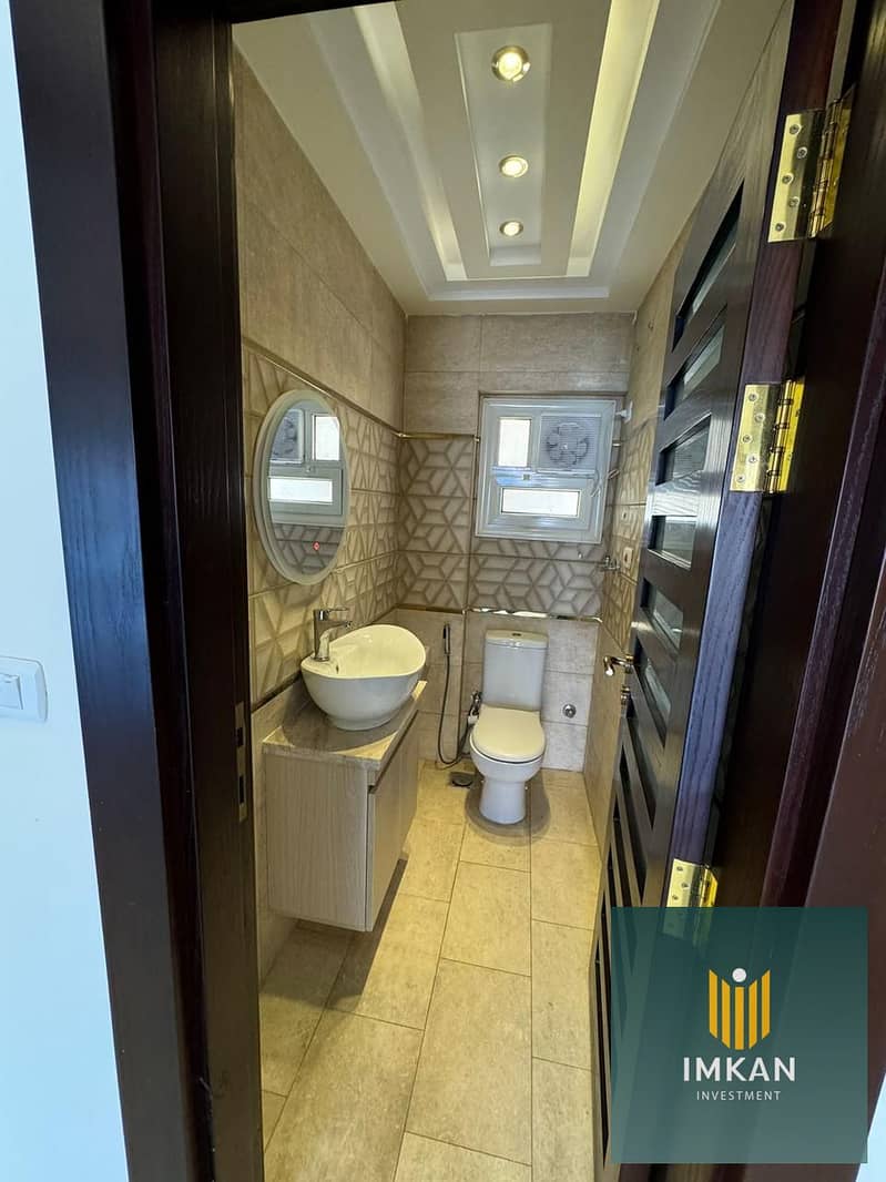 4 5686e0a3-2eee-46e7-a7b6-f8effde6f90e. jpg