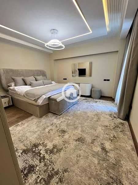 5 JXO71i7LIKoU93LnzJmQPWtbNYyEfglVrgcBHSUs. jpg