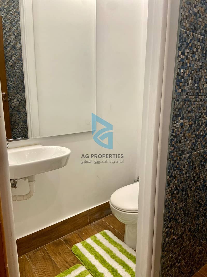 3 c6f02ae9-a1df-4602-bc89-1a76bdcd4a6d. jpeg