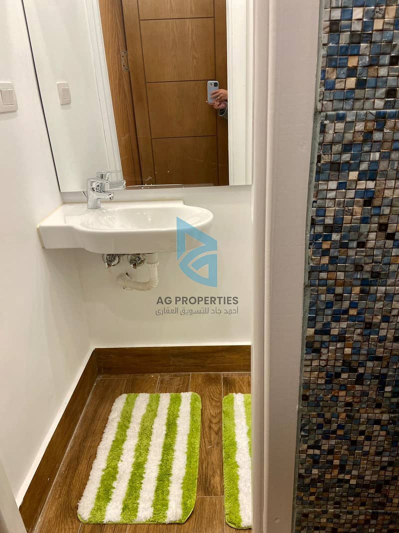 4 458a8bba-62e0-4e90-91be-e12ca34382fc. jpeg