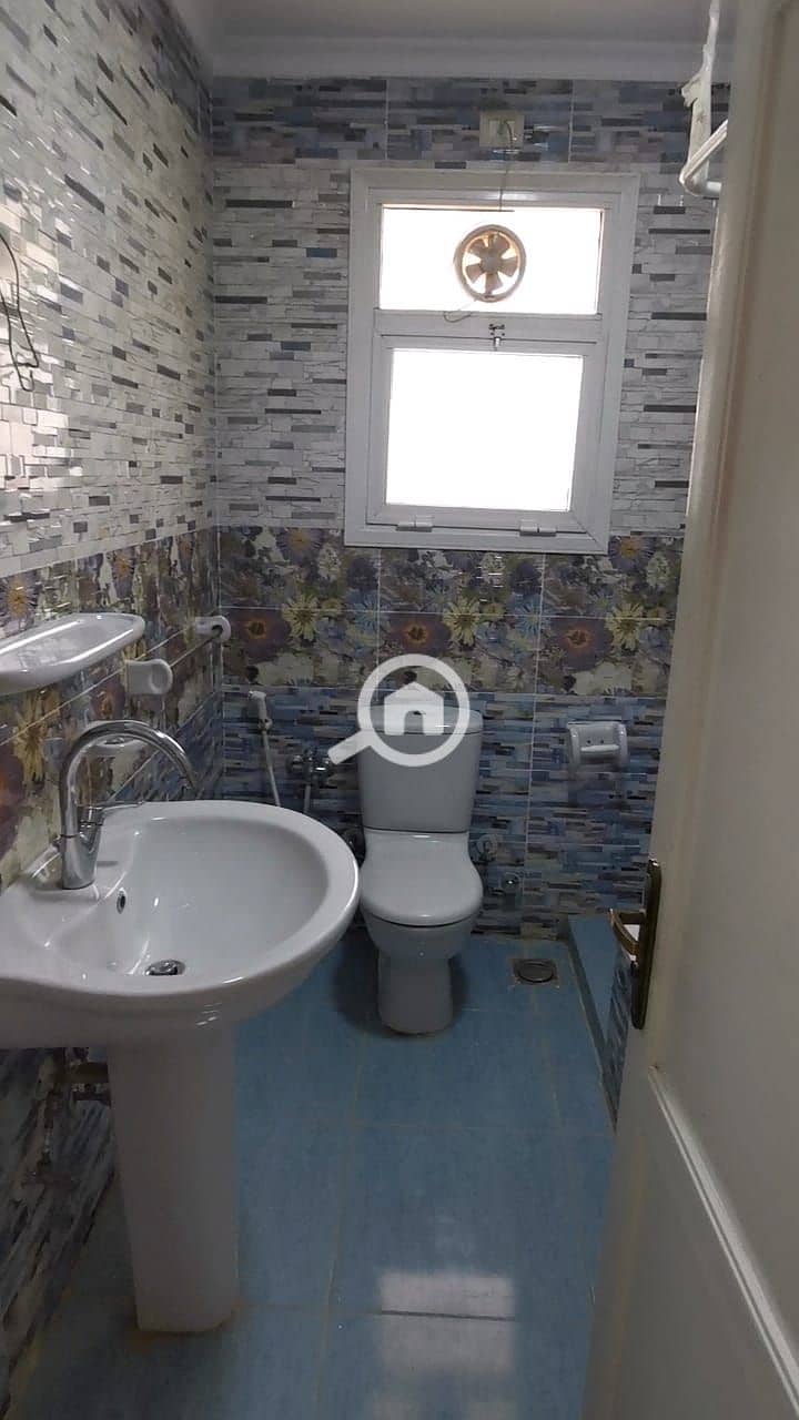 12 efba78c1-d7f8-4872-a66f-3fdef5e5bc63. jpeg