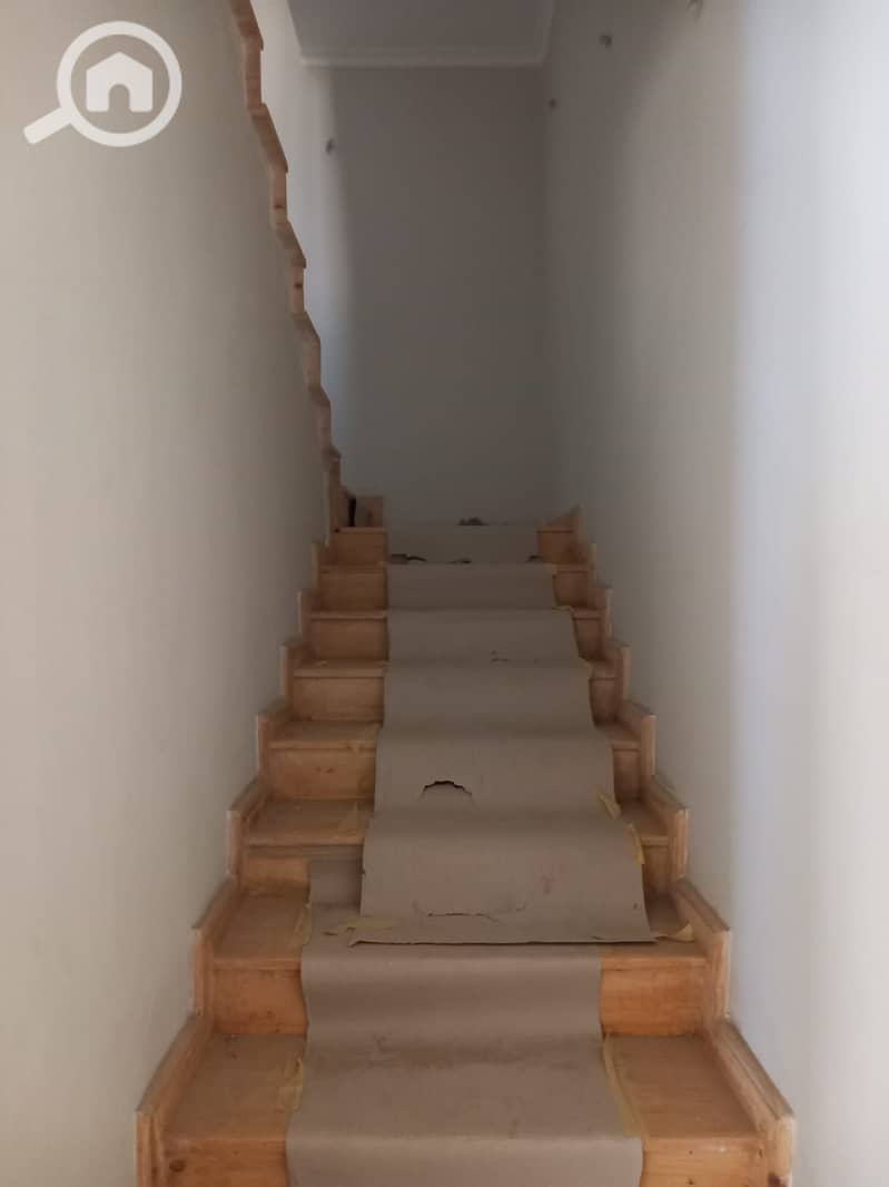 7 b3fb0827-b0ce-498a-8bde-b91f82cd88cb. jpg