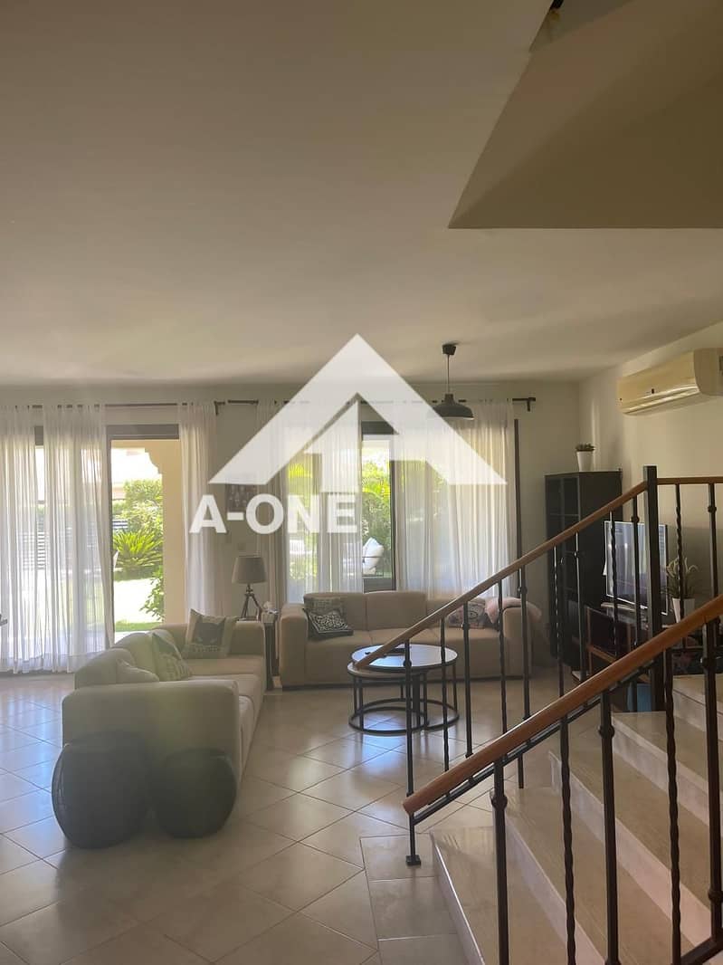 2 5d855ecc-0ab5-422e-a835-fe41ab37e32a. jpg