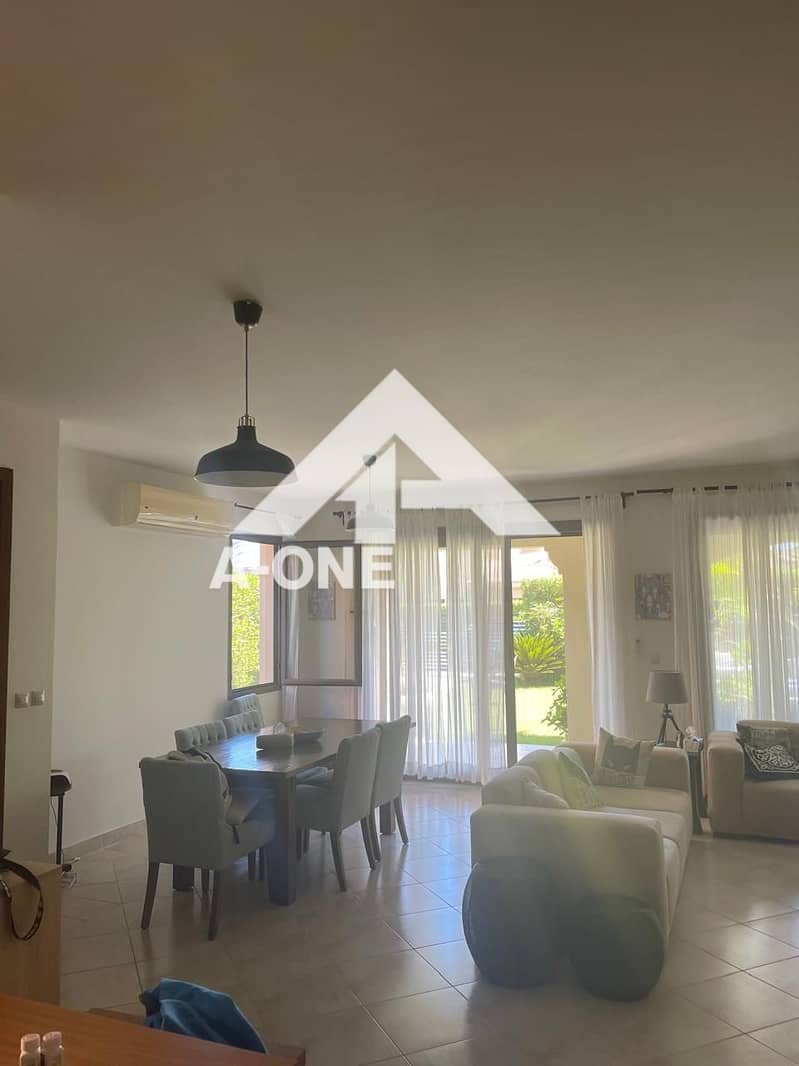 4 265a006e-b302-4335-a8d1-9e6cf60580b4. jpg