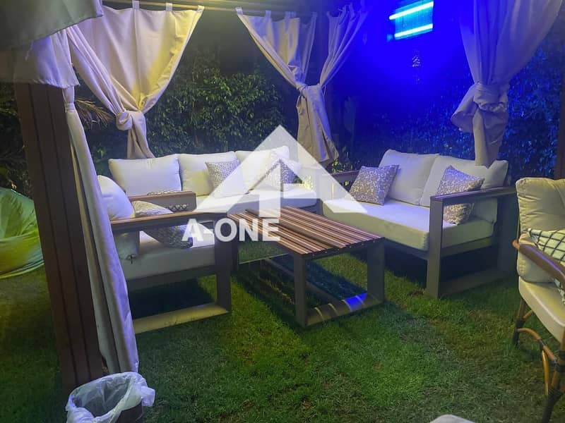 2 e8074d8c-3443-4f5c-8a81-db1a86102e8c. jpg