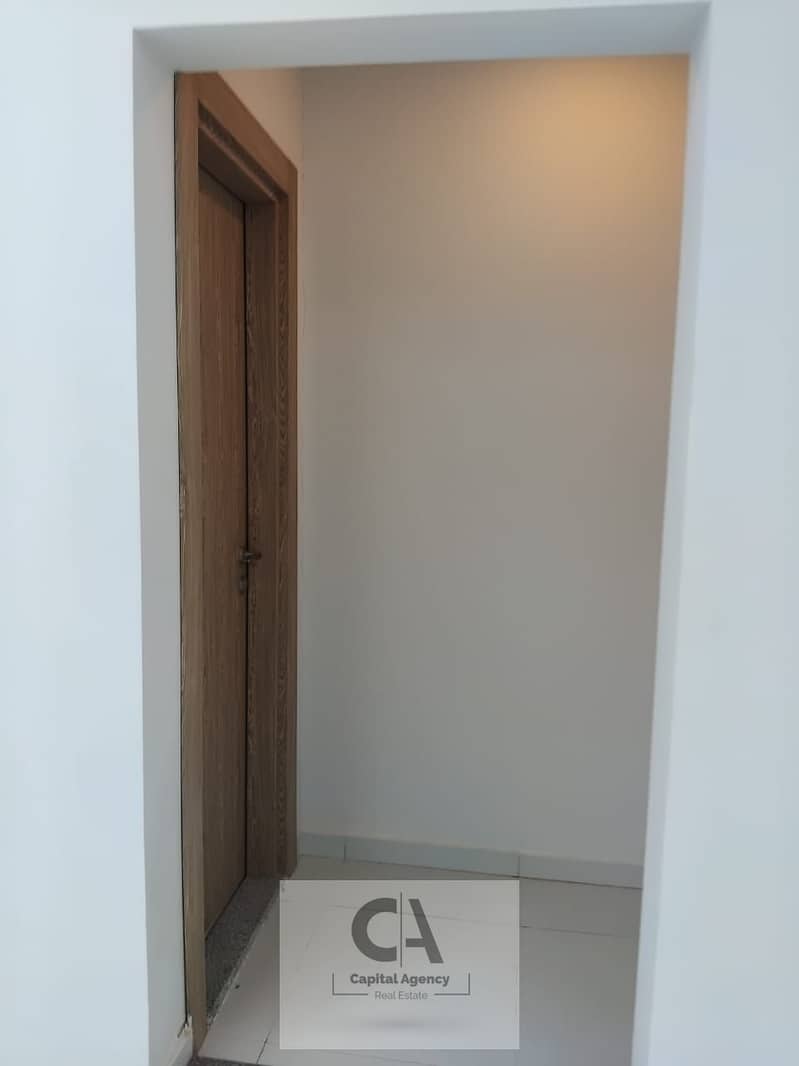 7 e83e3b32-a0fe-4cc7-bdea-b7e2d40aaecb. jpg