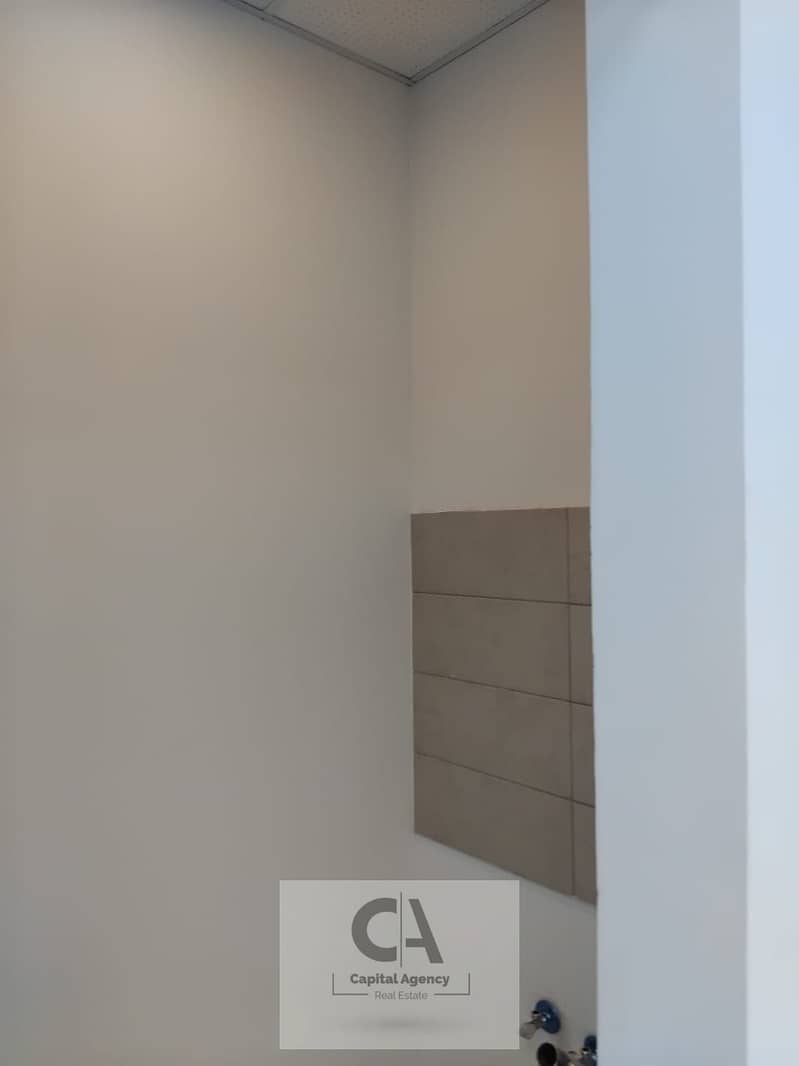 8 1c27a6d0-c3bd-489a-824a-200effaecd3e. jpg