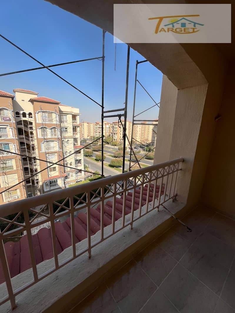 10 e5d68f1c-6a13-458d-ab24-64e695402838. jpg