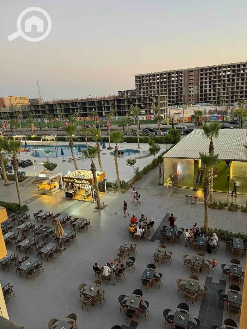 12 570fc17f-1bc5-4651-8d5f-d3fb17f32fe5. jpeg