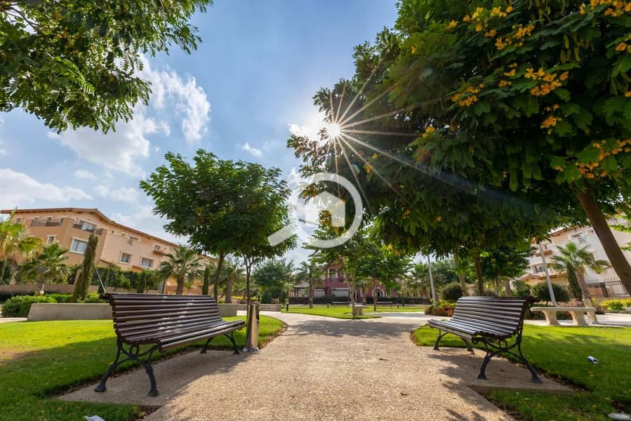 3 20200809_hydepark_beautyshoot-292. jpg