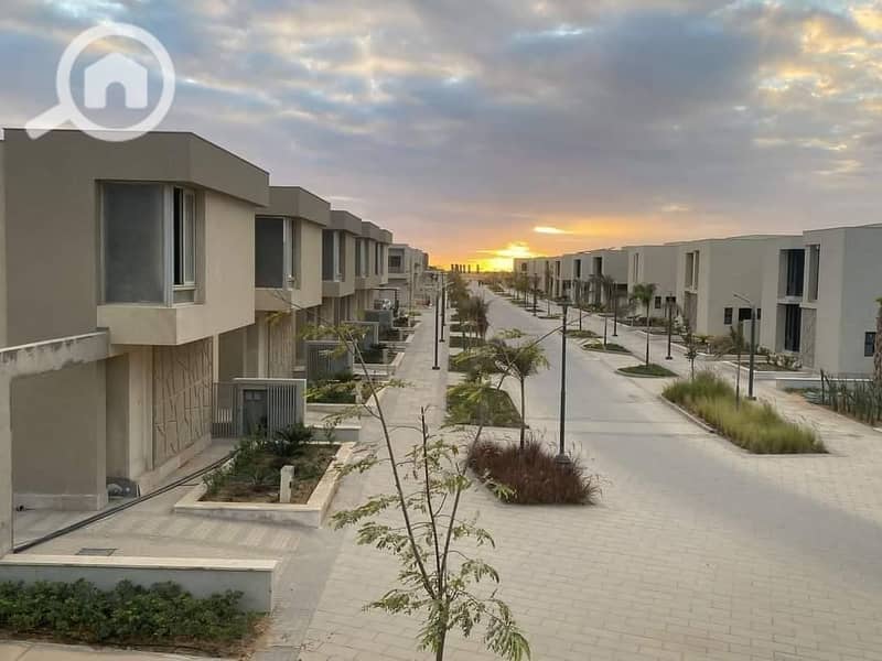 12 581844354_2052195695618772_4021832914403856081_n. jpg