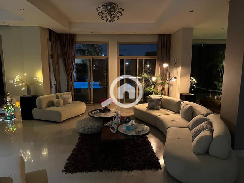 6 584525244_122111277933055087_1494049878316538879_n. jpg