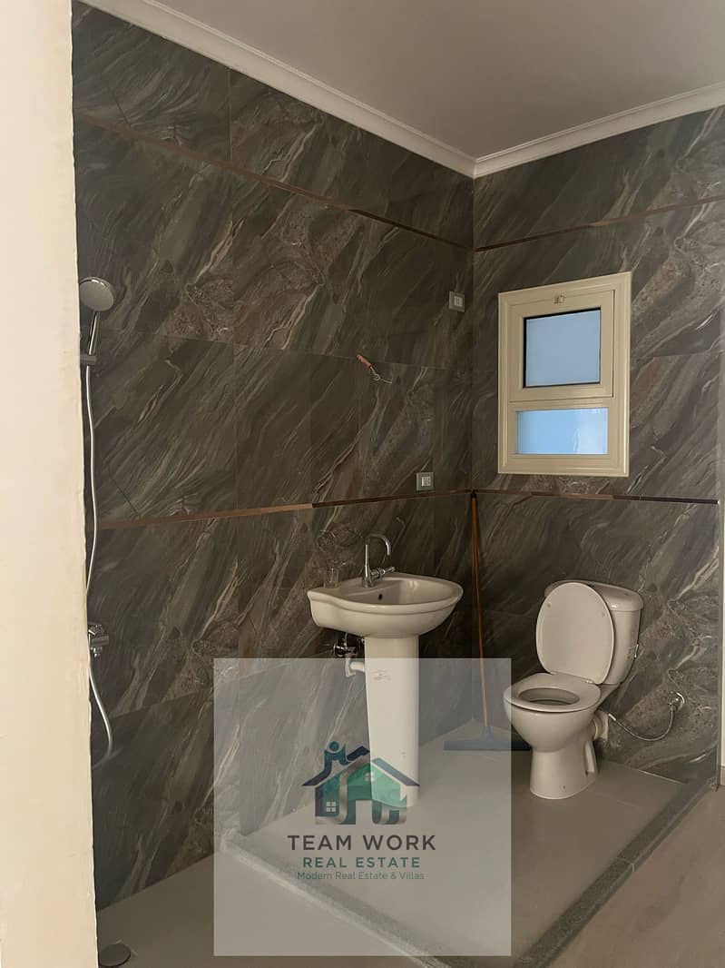 14 ff88e47d-8e5f-4e80-8130-064608d6bd5a. jpg