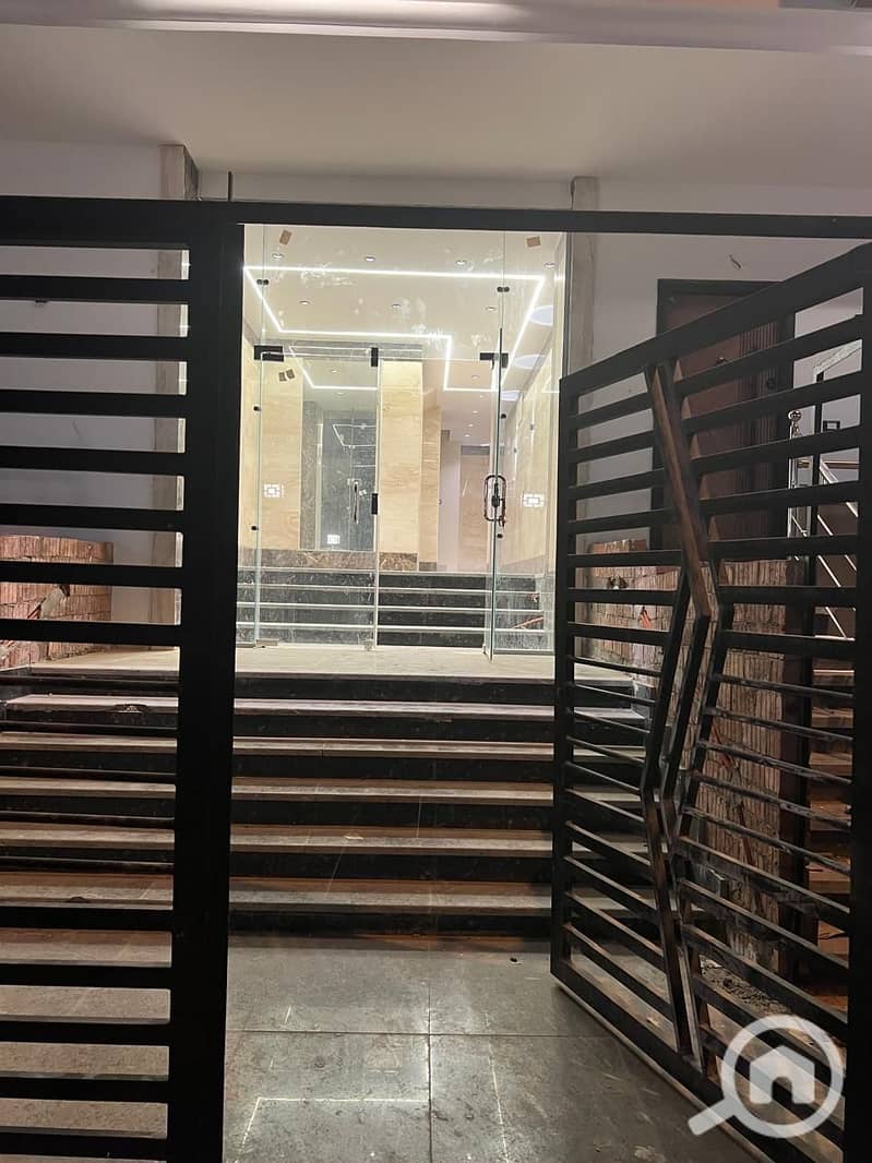 9 c31642b7-35a7-40ce-b046-8069fc7dcc86. jpeg