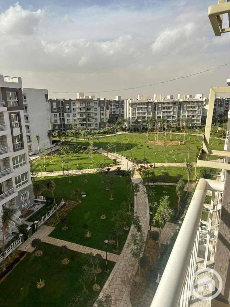 11 eebf9e1c-9c23-4021-a4e8-e48784a9918c. jpg