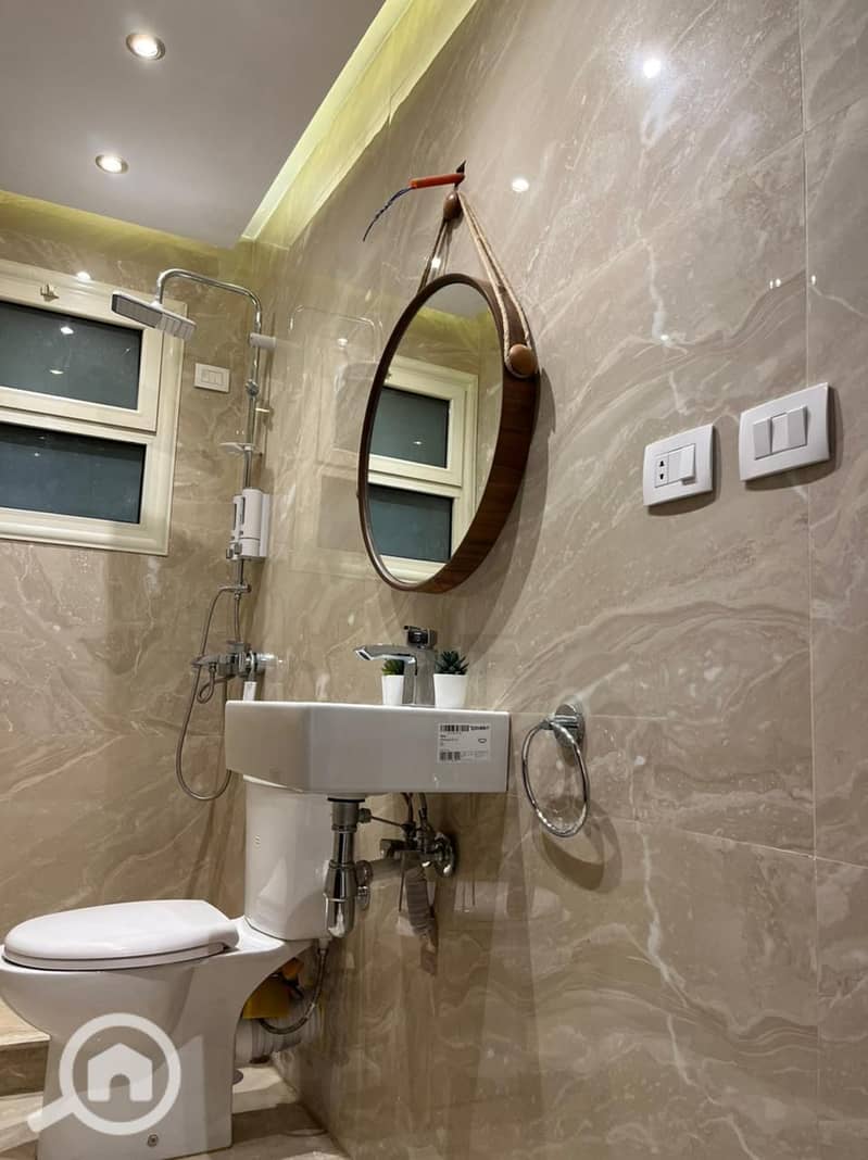 5 3e38db14-a0a7-40d7-8ecf-2fe08b0eb183. jpg