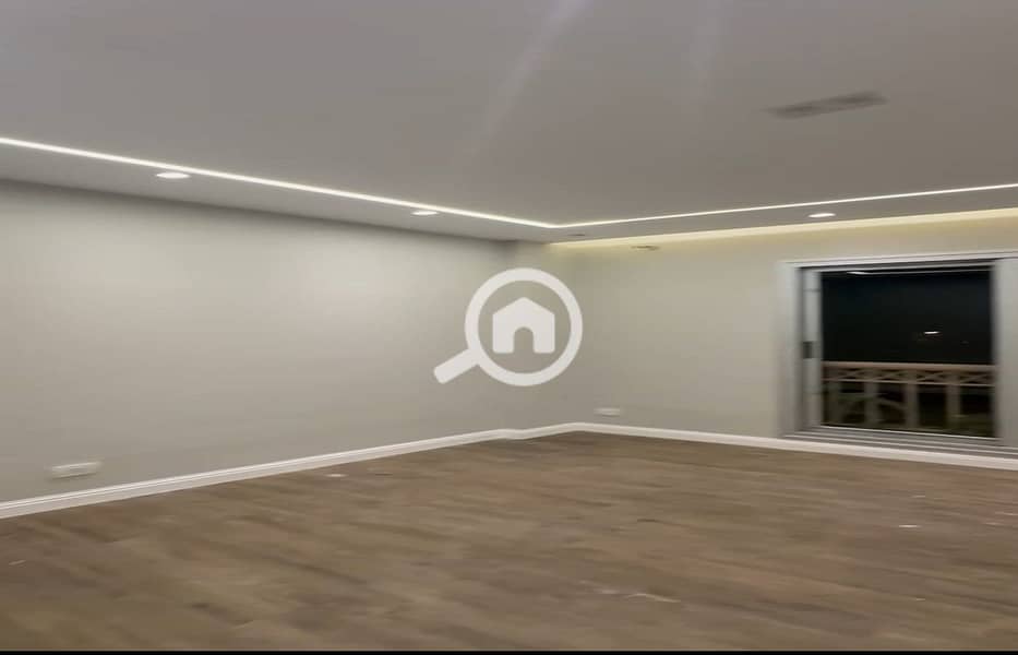 12 e5e890f0-44ea-4b2c-8f62-cd34942033e3. jpg