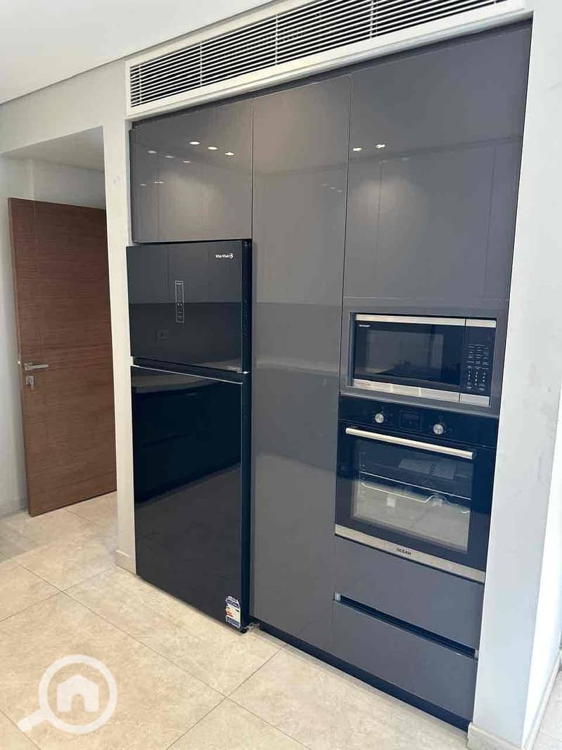 5 361f9695-c683-4b64-93e5-27f6872977d3. jpg