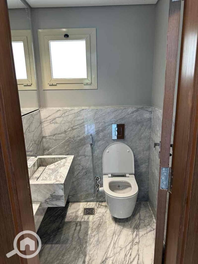 16 2a8b971b-5cdb-4c29-a8f8-1606ae5bd7a2. jpg