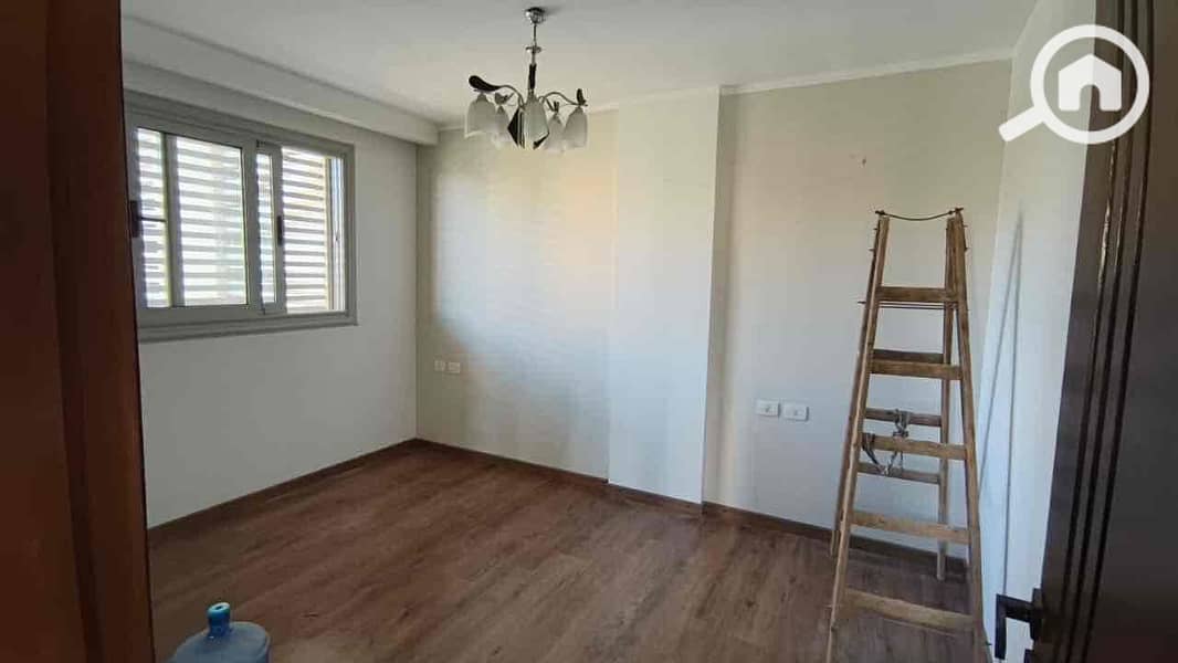 4 6c07bd9e-3fa8-40cb-b661-a38968789b63. jpg