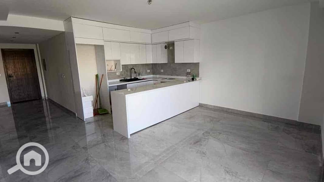 5 b21f998f-3fcd-4ca1-8a28-7990a4dc95a9. jpg