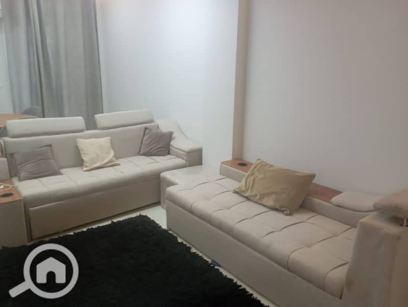 2 4b0ff4e4-d584-4d09-8a76-1b170249bd76. jpeg