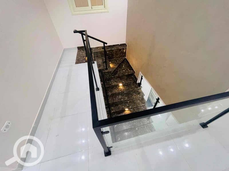 18 ea31580d-2a95-40cd-9859-844f71304b26. jpg